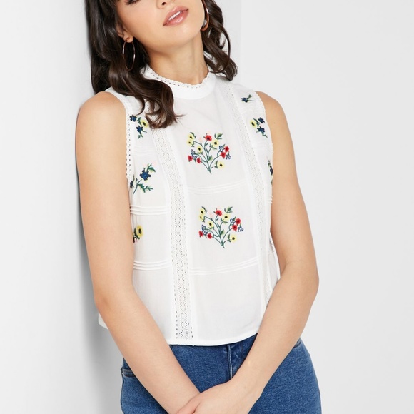 Forever 21 Embroidered Sleeveless Blouse - Picture 1 of 2